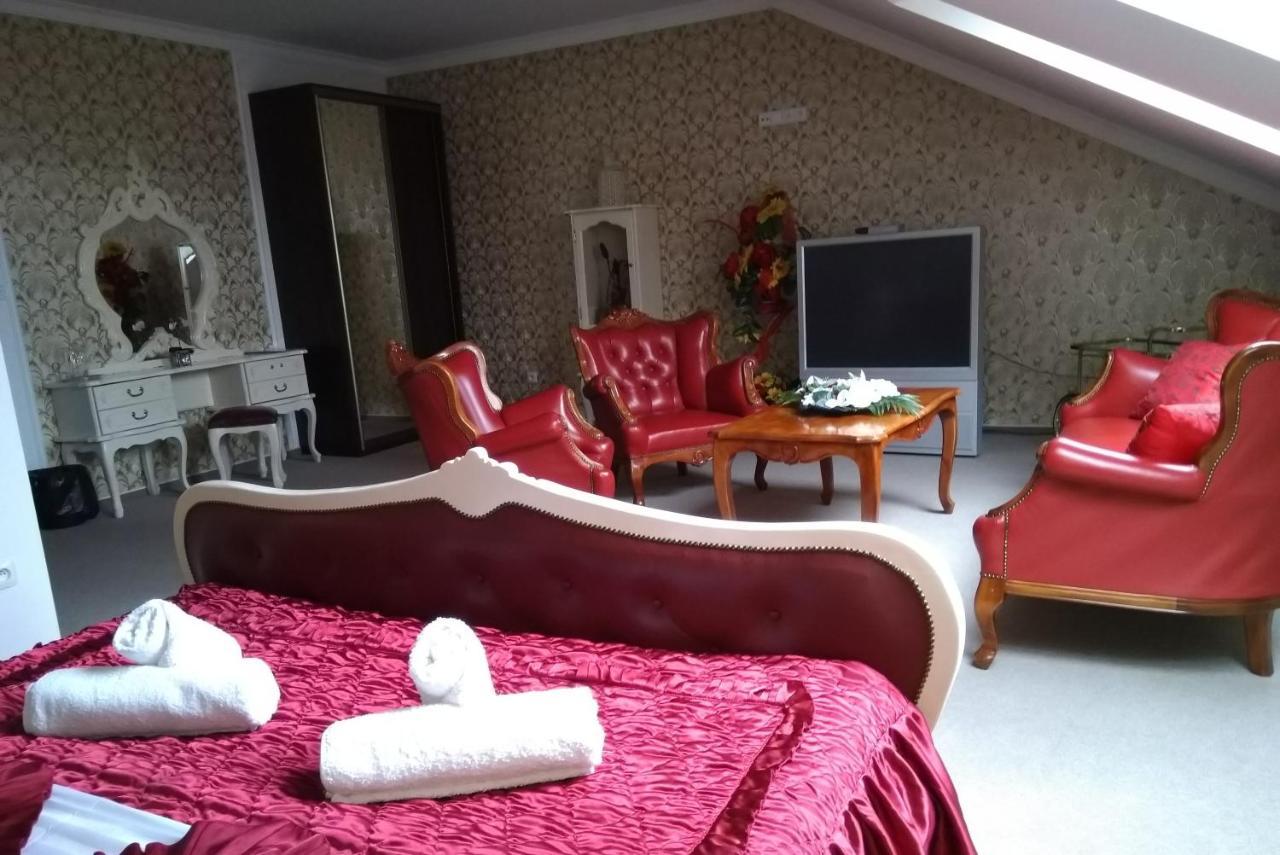 Restaurant And Pension Stenly Spissky Stvrtok Екстериор снимка