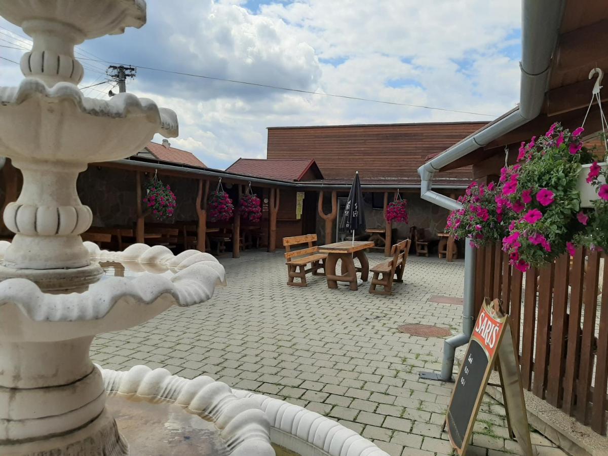 Restaurant And Pension Stenly Spissky Stvrtok Екстериор снимка